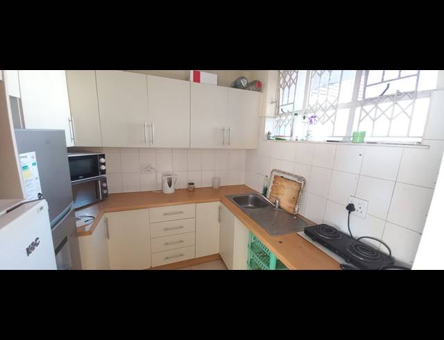 2 BEDROOM FLAT FOR SALE IN ESSENWOOD